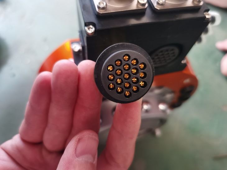 19-пинов мъжки и женски конектор решение